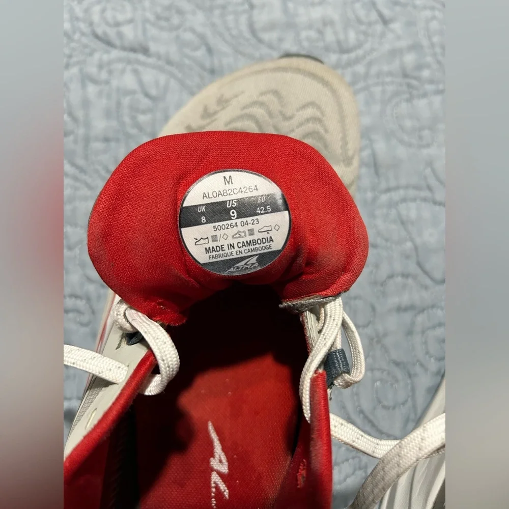 Men's Altra running Shoes in Gray and red